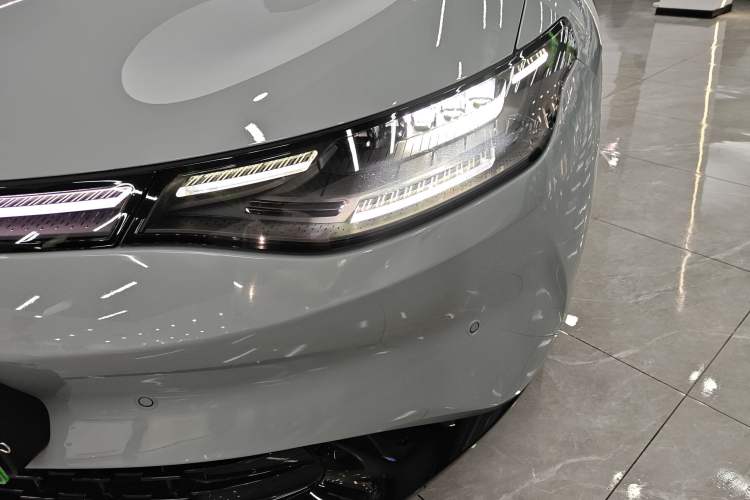 Used Leapmotor C01 2024 Pure Electric 525 Luxury Edition Left Front Headlight