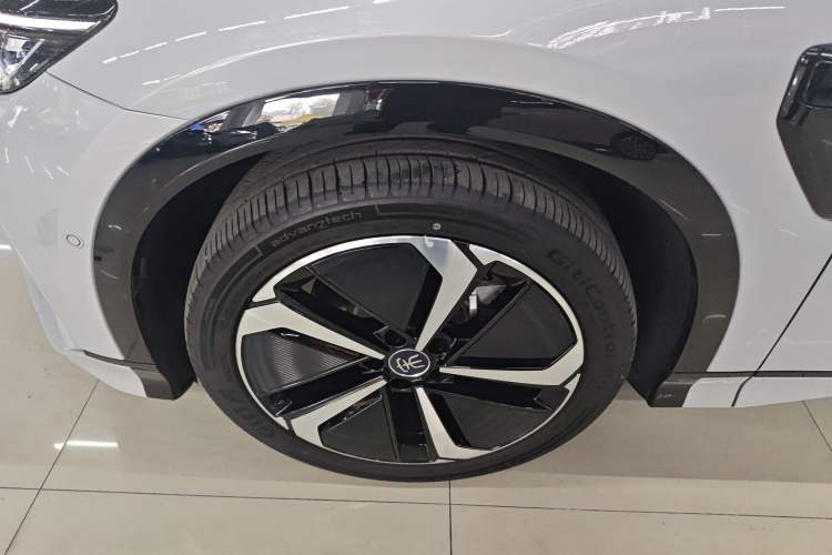 Used BYD Song L EV 2025 Intelligent Driving Version 662 km LiDAR Excellence Edition
