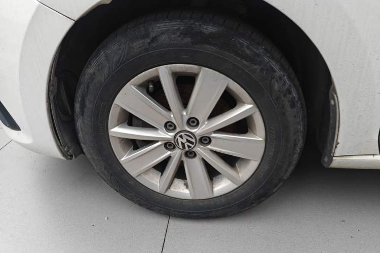 Used Volkswagen Santana 2016 1.6L Manual Fashion Edition Left Front Wheel Hub