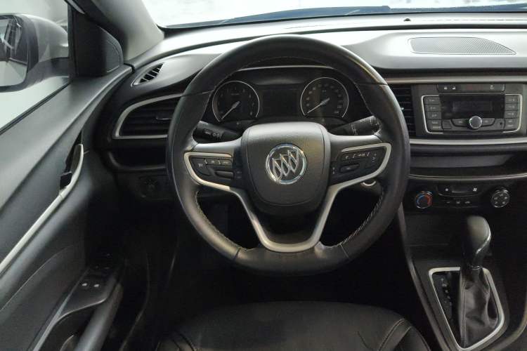 Used Buick GT 2018 18T Automatic Elite Model Steering Wheel