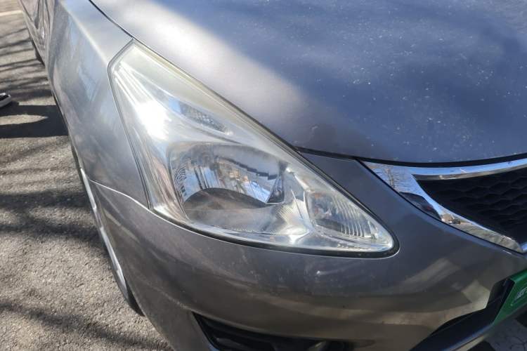 Used Nissan Tiida 2011 1.6L CVT Smart Version
