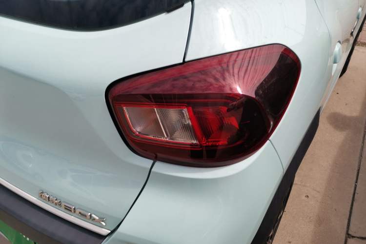 Used Dongfeng NAMMI BOX 2022 Chasing Wind Edition 331 km Standard Model Right Rear Taillight