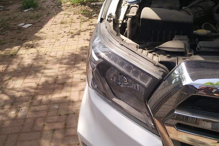 Used Dongfeng Ruichi 6 2020 2.3T Manual Two-Wheel Drive Diesel Standard Version China VI Emission Standard with Long Cargo Bed M9T Right Front Headlight