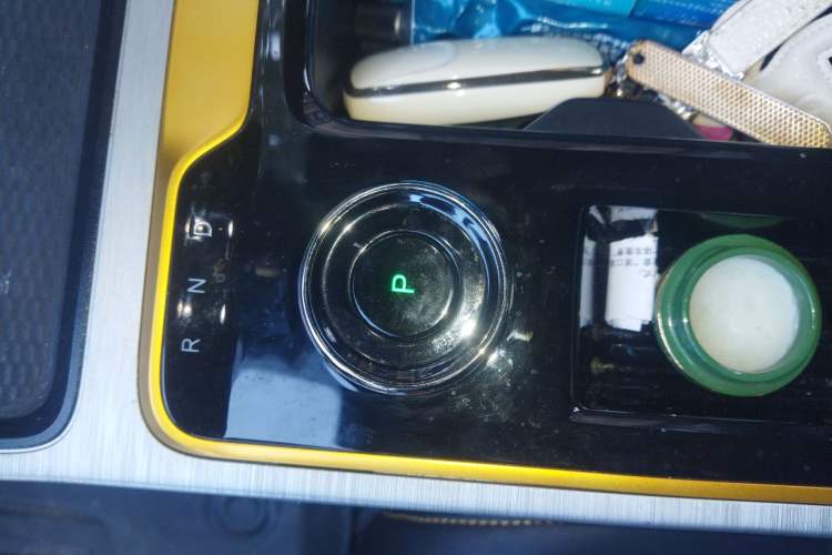 Used AION Y 2021 70 Enjoyment Tech Edition Gear Lever