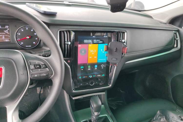 Used Roewe i6 2019 PLUS 1.6L CVT 4G Connected Flagship Deluxe Edition Audio And AC Panel