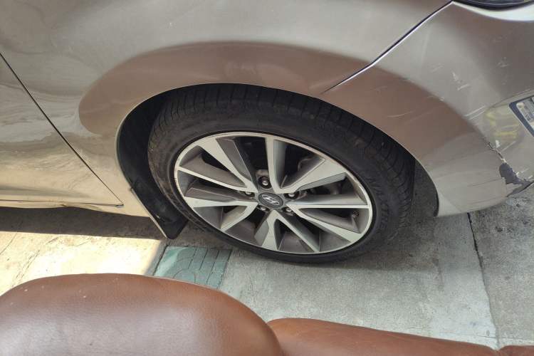 Used Hyundai Elantra (5th Generation / Langdong) 2015 1.6L Automatic Luxury Model
