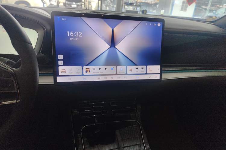 Used BYD Han 2025 DM-i 125KM Prestige Model Audio And AC Panel