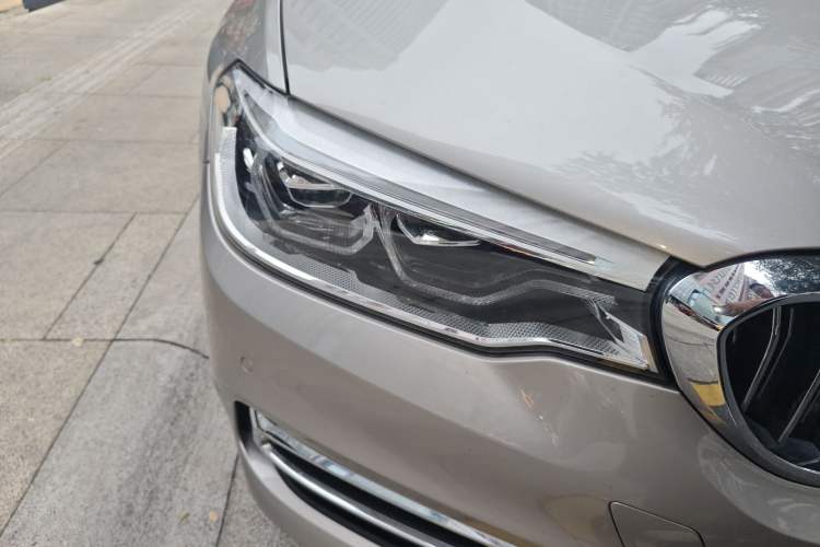 Used BMW 5 Series New Energy 2021 535Le Luxury Package Right Front Headlight