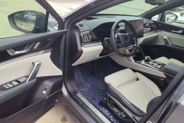 Used BYD Tang New Energy 2022 EV 635 km All-Wheel-Drive Flagship Model