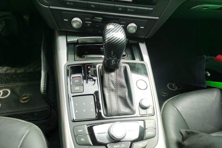 Used Audi A6L 2018 30th Anniversary Edition 45 TFSI quattro Sport model Gear Lever