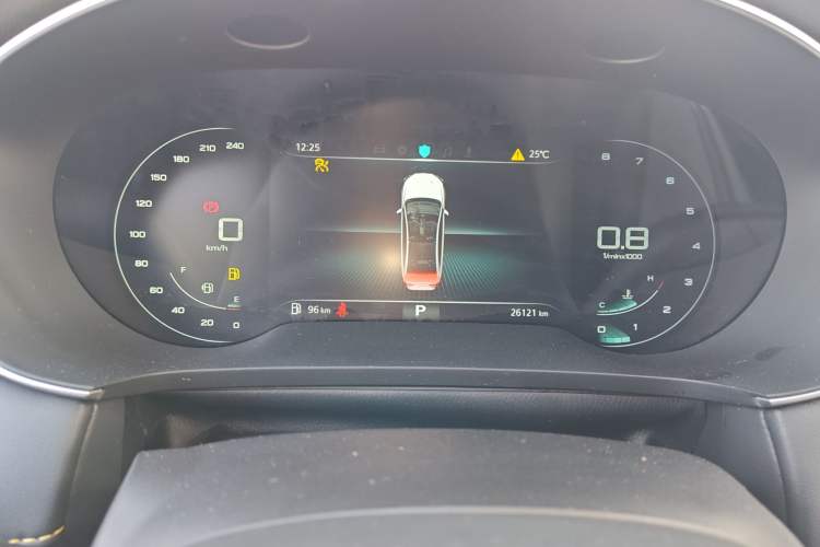 Used Roewe i6 MAX 2020 300TGI Automatic Supreme Edition with Cool Sunroof and Advanced Driving Features Instrument Cluster