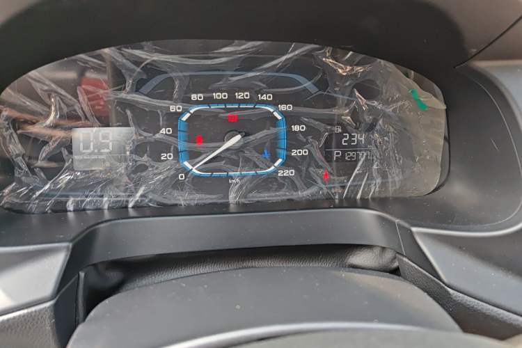 Used Roewe 360 2015 1.5L Automatic Luxury Edition Odometer Close Up