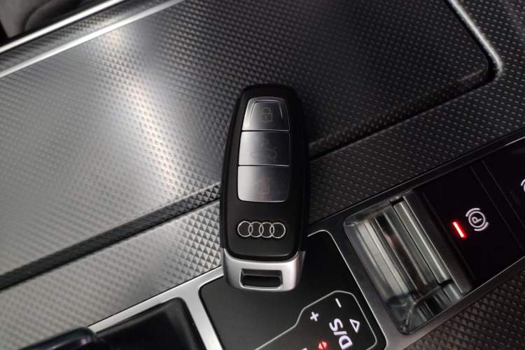 Used Audi A6L 2019 40 TFSI Luxury Dynamic Model Interior 1