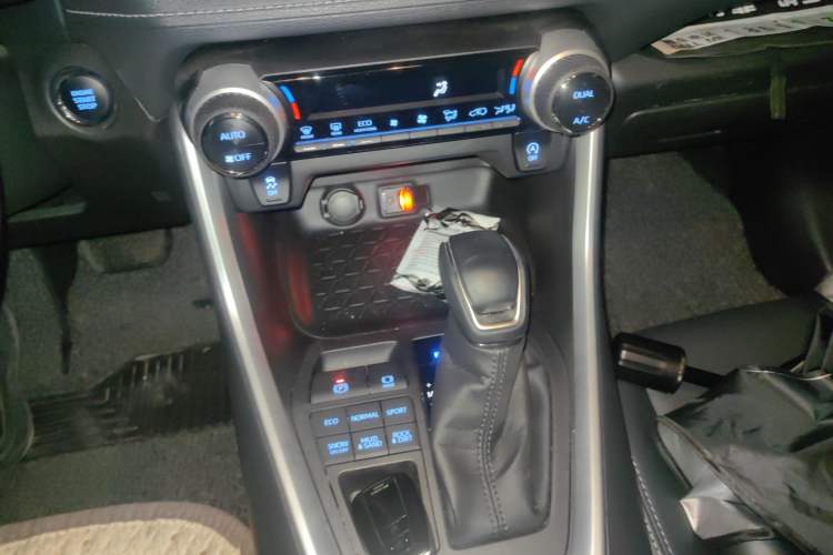 Used Toyota Wildlander 2021 2.0L CVT 4x4 Luxury Edition