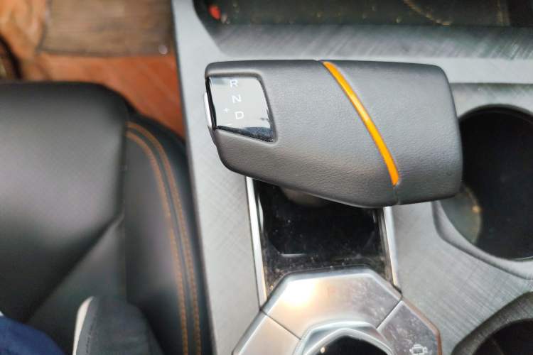 Used CHANGAN UNI-V 2022 1.5T Prestige Version Gear Lever