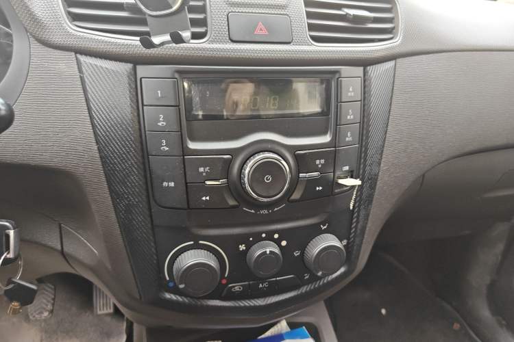 Used Wuling Hongguang 2015 1.5L S Basic Version China V Standard