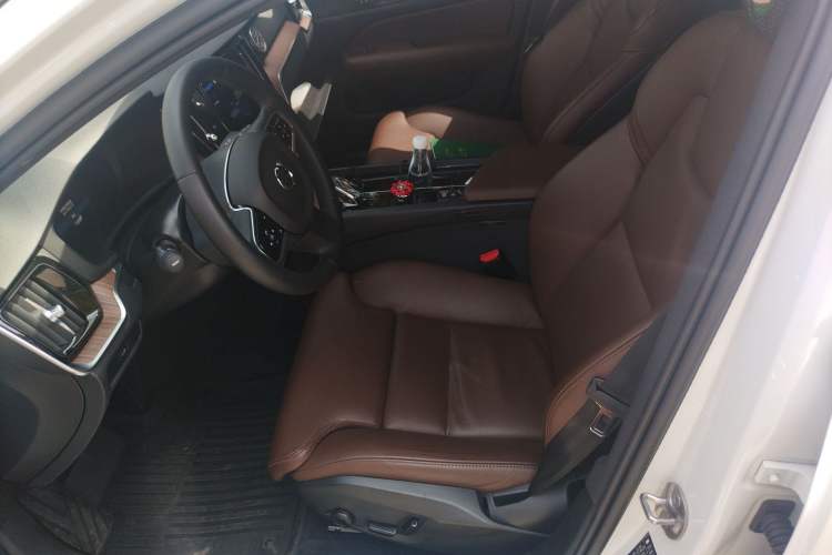 Used Volvo S60 2023 B4 Zhiyuan Luxury Edition