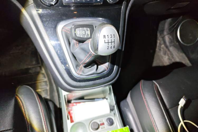 Used Haval H6 2016 Upgraded Model 1.5T Manual Two-Wheel Drive Urban Version
