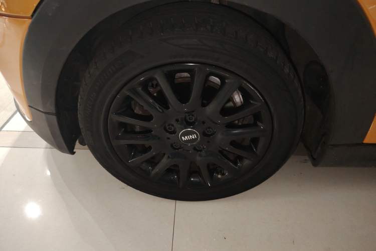 Used MINI 2014 1.5T COOPER Fun Left Front Wheel Hub