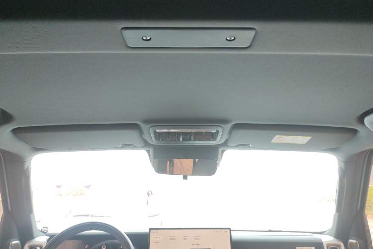 Used iCAR V23 2026 Model 401 Two-Wheel Drive Super Sports Edition Headliner