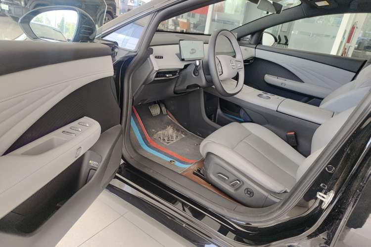 Used Nissan N7 2025 510 Pro Driver Seat