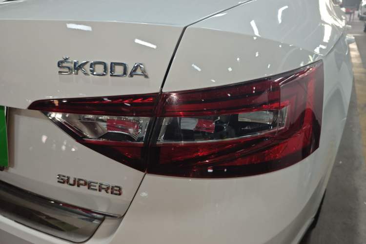 Used Skoda Superb 2016 TSI330 DSG Smart Drive Edition Right Rear Taillight