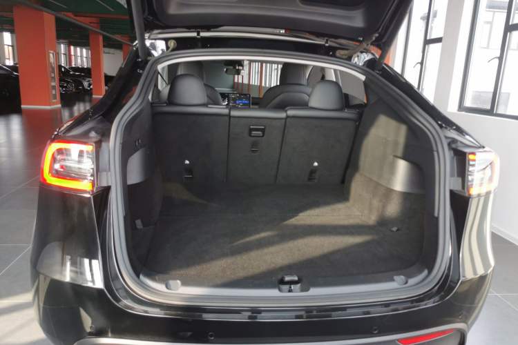 Used Tesla Model Y 2021 Long-Range All-Wheel-Drive Version 3D7