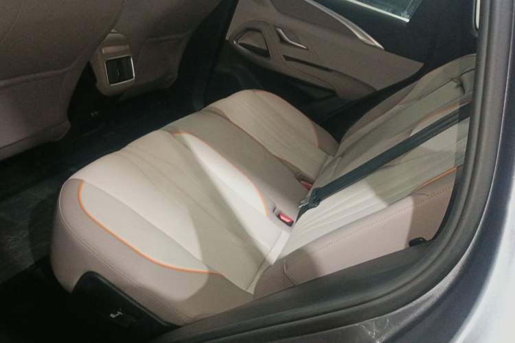 Used BYD Song Pro New Energy 2024 HONOR Edition DM-i 71KM Navigation Model Left Rear Seat