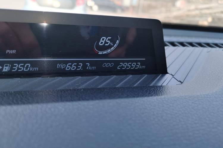 Used NETA V 2021 Standard Range Entertainment Version – Upgraded Model Odometer Close Up