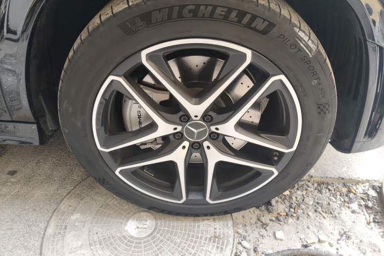 Used Mercedes-Benz GLE AMG 2022 AMG GLE 53 4MATIC+ Right Front Wheel Hub