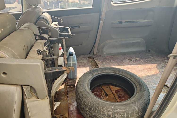 Used BAIC Weiwang M20 2014 1.5L Basic Version DAM15DL Left Rear Seat