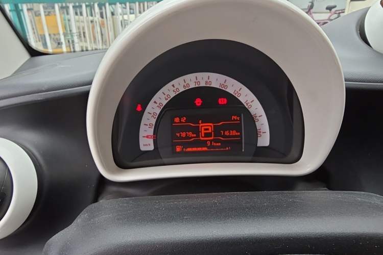 Used smart fortwo 2015 1.0L 52 kW hardtop Dynamic version Instrument Cluster