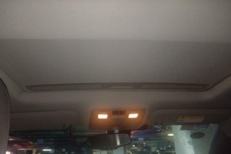 Used Chevrolet Malibu 2014 2.0L Automatic Luxury Edition Headliner