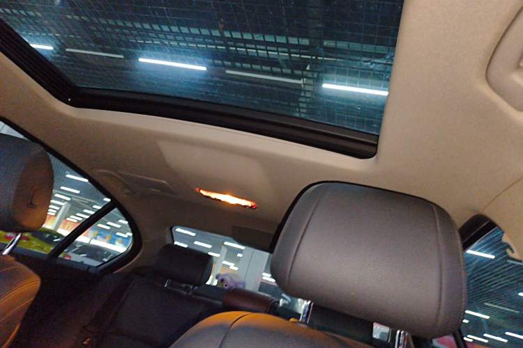 Used BMW 5 Series 2014 520Li Elegant Model
