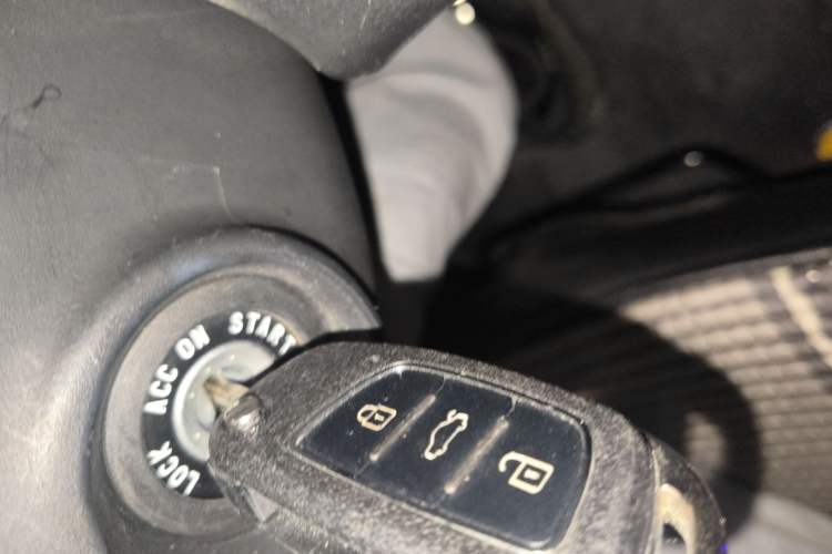 Used Hyundai Elantra (5th Generation / Langdong) 2016 1.6L Automatic Smart Version
