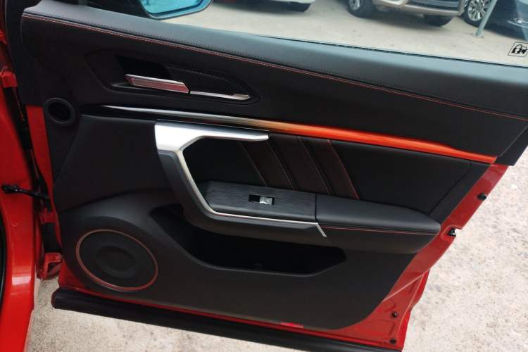 Used Wey VV5 2019 1.5T Two-Wheel-Drive Orange Edition Limited Model