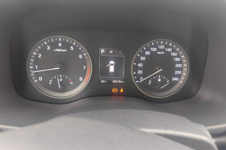 Used Hyundai Tucson 2015 1.6T Dual-Clutch Two-Wheel-Drive Smart Model Instrument Cluster