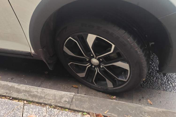 Used FAW Junpai CX65 2018 1.5L Manual Comfort Model Right Front Wheel Hub