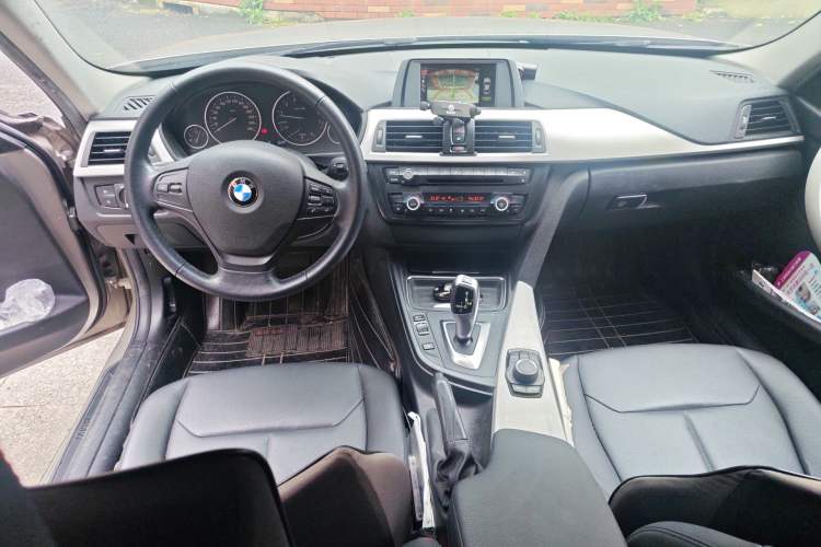 Used BMW 3 Series 2015 320Li Luxury Edition Fashion Model Center Console