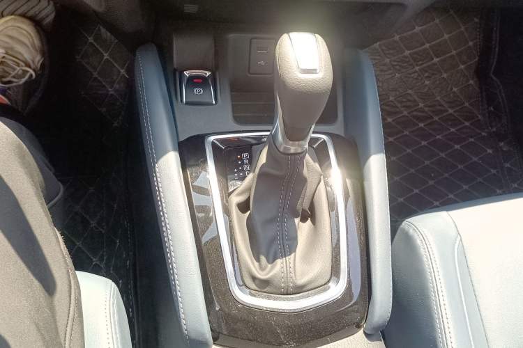 Used Nissan Qashqai 2025 Honor 2.0L CVT XV+ Leading Edition Gear Lever