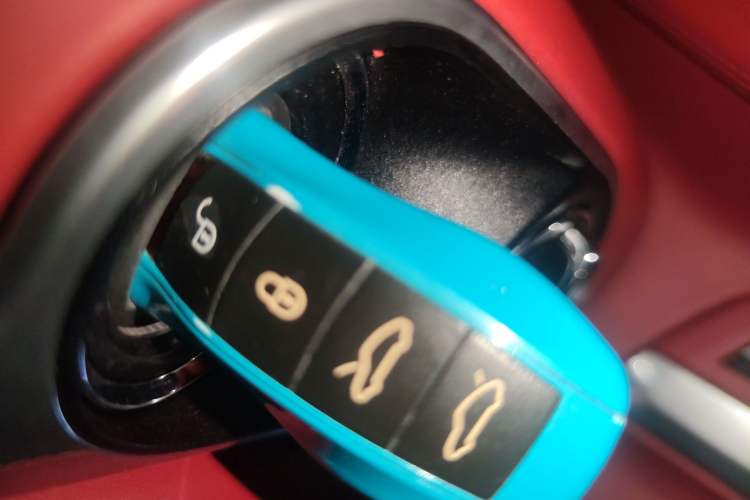 Used Porsche 718 2016 Cayman 2.0T Vehicle Key