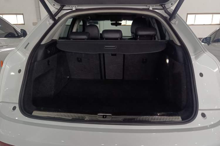 Used Audi Q3 2017 40 TFSI quattro all-wheel-drive sport model
