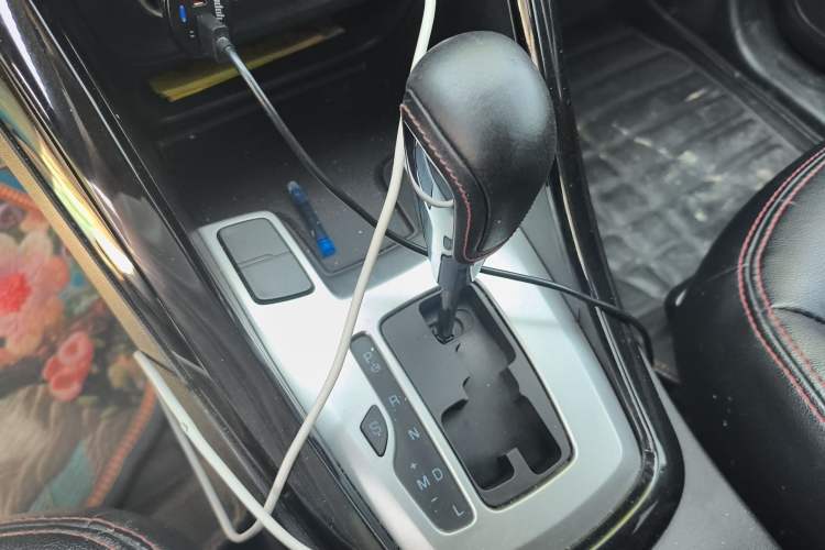 Used Chery Tiggo 5 2015 2.0L CVT Family Deluxe Edition Gear Lever