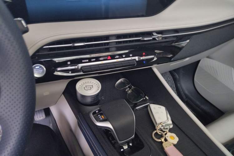 Used Dongfeng Aeolus Huge 2022 Mach Power 1.5T DareDrive Edition · Smart