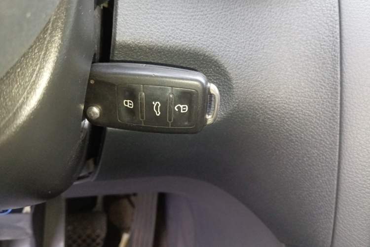 Used Volkswagen Touran 2015 1.4T DSG Luxury Edition 5-Seater Interior 1