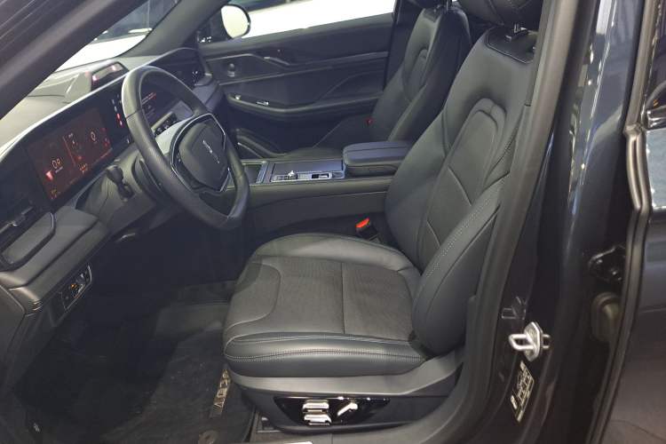 Used Lincoln Z 2022 iKoo Centennial Limited Edition Left Front Seat