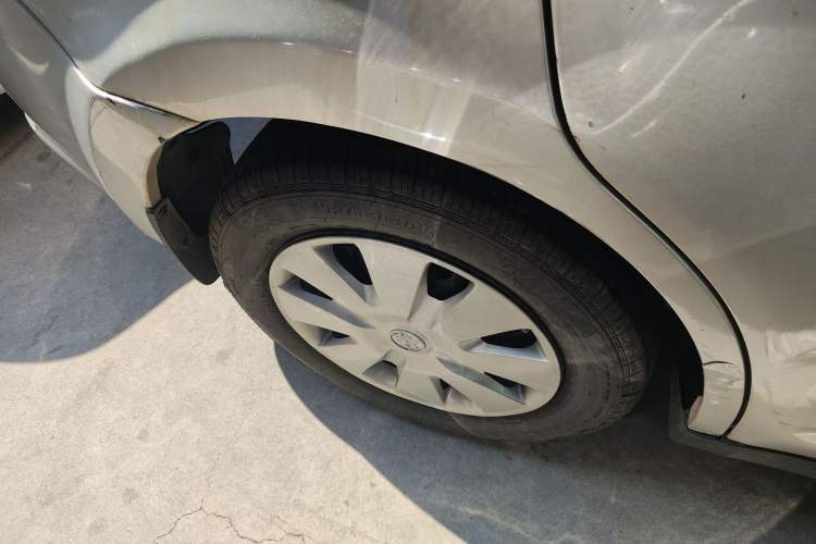 Used Venucia R50 2013 1.6L Manual Fashion Edition
