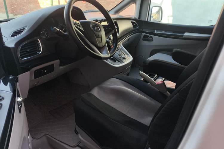 Used JAC Group Refine M5 2013 2.0T Gasoline Automatic Business Edition
