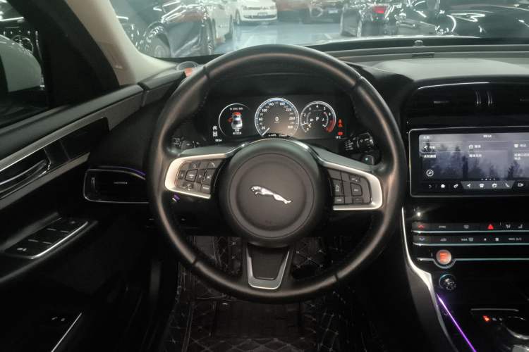 Used Jaguar XEL 2019 2.0T 200 PS Deluxe Edition
