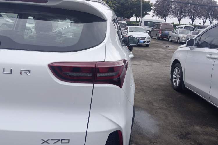 Used JETOUR X70 2025 1.5T DCT Zhenxiang Edition 5 Seats Right Rear Taillight